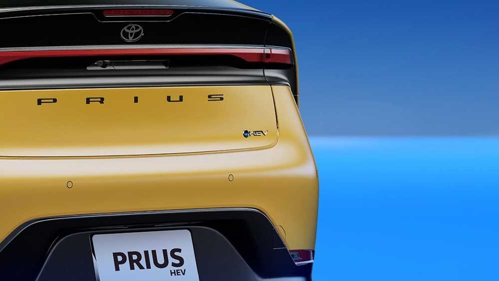Harga Toyota Prius HEV